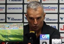 Pablo Lavallén se cansa de los errores arbitrales: “Esto es una vergüenza, basta. Y ustedes, los medios, no sean cómplices”