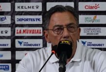 Salomón Nazar y su cuestionamiento a Jeaustin Campos: “Estuvo haciendo muchos gestos obscenos, no es correcta esa conducta”