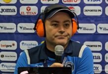 Javier López sale con audífonos y hace un homenaje a su hija y todos los autistas: “Yo también formo parte”