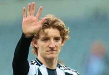 Barcelona ficha al delantero Anthony Gordon