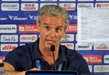 Pablo Lavallén recibe fuerte sanción por declaraciones tras el clásico contra Olimpia