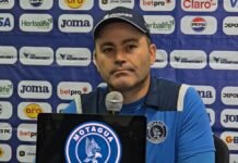 Javier López no esconde su frustración tras derrota ante Olancho FC: “Estamos tocados, dolidos”