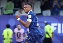 Francia se impone ante un aguerrido Paraguay en un partido de altísima intensidad y avanza
