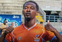 Lobos UPNFM venció al CD Choloma con un zarpazo tempranero de Dayron Suazo