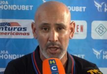 Eduardo Espinel explota tras triunfo ante Génesis: “Ha sido un partido vergonzoso”