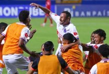 Nicolás Dibble se roba el clásico: doblete, penal cometido y triunfo de Olimpia ante Real España
