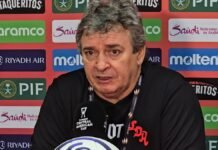 Óscar Ramírez defiende su planteamiento ante Motagua: “Estos partidos hay que saberlos jugar”