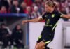 El Atlético resistió con diez y gracias a Julián Álvarez rescató un empate ante Stuttgart
